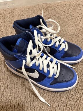 Nike Kids Blue and Navy Mid-Top Sneakers with White Swoosh